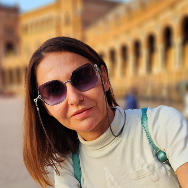 Златина Попова